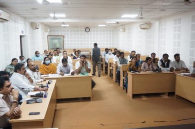 प्रबोधन कार्यक्रम से अद्यतन हुए महापौर परिषद के सदस्य