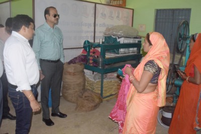 ग्राम चैतुखपरी की समृद्धि महिला मिल उद्योग की महिलाएं आर्थिक गतिविधियों से हो रही आत्मनिर्भर