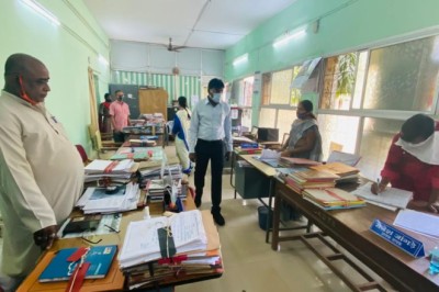 एक कर्मचारी का हुआ प्रमोशन तो दो बड़े अधिकारियों के विभाग बदले