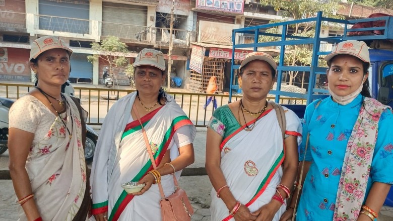 महिला उत्थान मंडल समिति ने गरीबो को किया भोजन वितरण