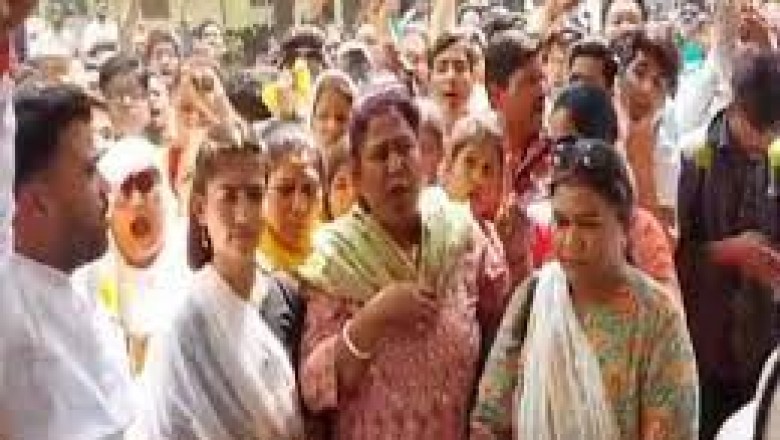 बस्तर के इस युवा ने बदली सैकड़ों आदिवासी महिलाओं की जिंदगी,
