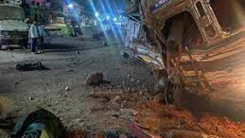 दुर्ग - ट्रक ओवरब्रिज से नीचे गिरने से 4 लोगों की मौत