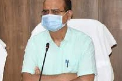 कलेक्टर ने निर्माण एजेंसियों की बैठक लेकर कार्यों की समीक्षा की