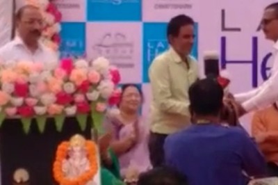 लक्ष्मी ग्रुप & बिल्डर द्वारा भिलाई निवासी भोला सिंह को उनके कड़ी मेहनत एवं कार्य के लिए सम्मानित किया गया