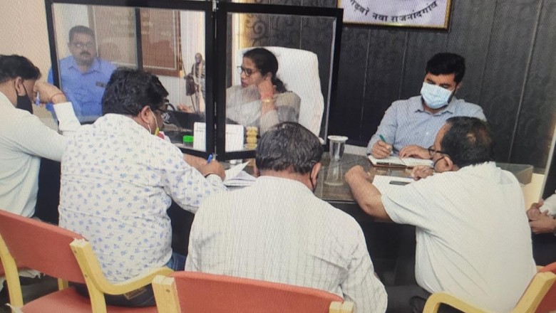 महापौर ने की जल विभाग की समीक्षा ग्रीष्म ऋतु में सुचारू रूप से पेयजल उपलब्ध कराने एवं वाटर एटीएम चालू करने के दिये निर्देश