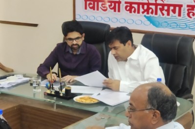 महापौर,आयुक्त ने ली अमृत मिशन टीम एवं निगम अधिकारियों के साथ आवश्यक बैठक: