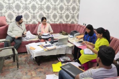 जबलपुर मेडिकल कॉलेज के प्रोफेसर दंपती के आलीशान घर पर EOW का छापा