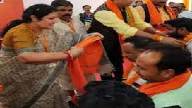 58 कांग्रेसी कार्यकर्ताओं ने डी पुरंदेश्वरी के सामने भाजपा का दामन थामा