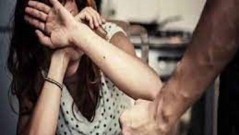 बेरहम बना आरक्षक पति, कमरे में बंद कर मारता-पीटता था कॉन्स्टेबल,