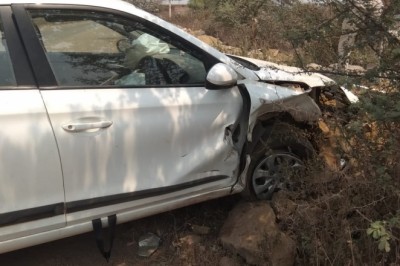 छुईखदान जनपद सीईओ प्रकाशचंद तारम और उनकी पत्नी दुर्घटना में घायल ,