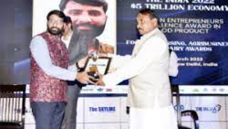 कोंडागांव जिले की आदिवासी महिलाओं को  किया सम्मानित,