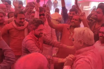 रंगोत्सव में जमकर थिरके विधायक,महापौर,आयुक्त एवं सभापति,