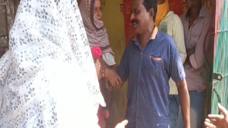 कोरबा में शराब दुकान के विरोध में महिलाओं की गांधीगिरी,