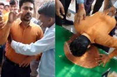 द कश्मीर फाइल्स मूवी पर एक युवक को कमेंट करना भारी पड़ गया,