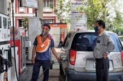 पेट्रोल-डीजल की नई कीमतें जारी,