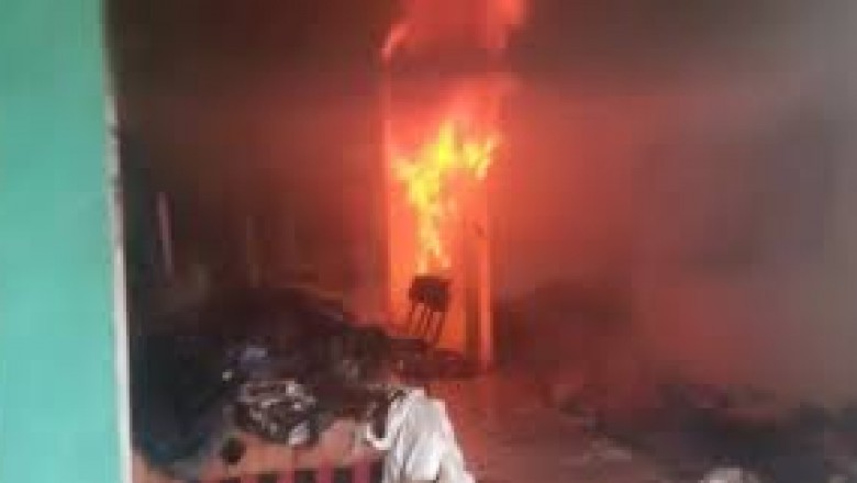 सेक्टर 6 स्थित बीएमजी स्कूल में लगी आग ,