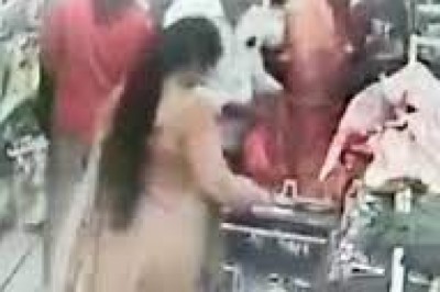 डी मार्ट में चोरी, कैमरे में कैद हुई कपल की हरकत