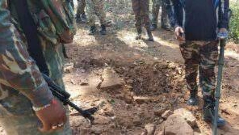 नक्सलियों के कमांड IED ब्लास्ट की चपेट आकर  डीआरजी के दो जवान घायल