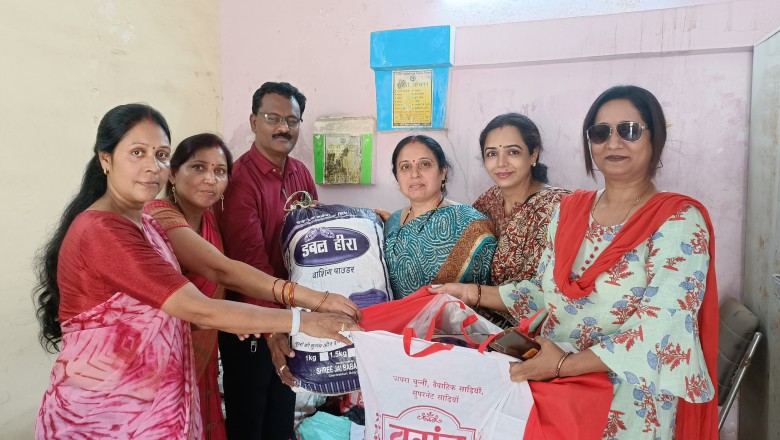 भिलाई अग्निकांड  हादसे के बाद मदद के लिए दुर्ग ब्राह्मण समाज की महिलाओं ने बढ़ाये हाथ