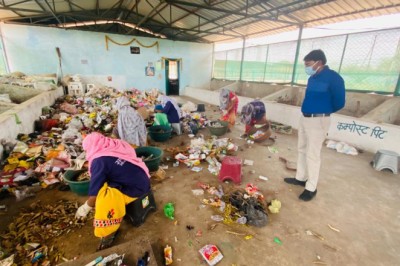 ई रिक्शा व तिपहियों से डोर-टू-डोर प्रतिदिन 150 टन कचरा का उठाव, एसएलआरएम सेंटर से हो रहा कचरे का सफाया