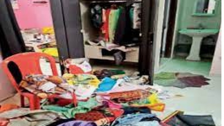 सूने घर से 2.13 लाख नकद व जेवर की चोरी
