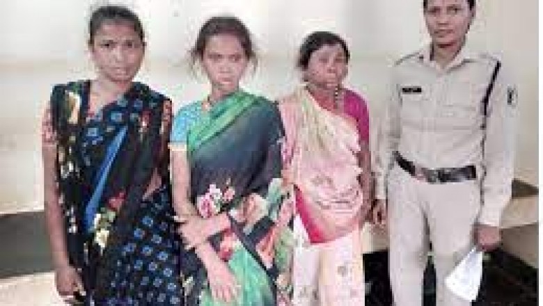 गोद में बच्चे लिए बोलीं- कुछ खाने का दे दो; फिर गहने-मोबाइल लेकर भागीं