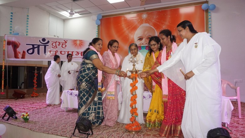 माँ की दुआओं की शक्ति वक्त और नसीब दोनों बदल सकती है।