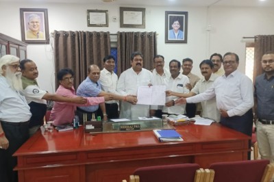 भिलाई स्टील सिटी चेंबर ऑफ कॉमर्स ने महापौर नीरज पाल से बीएसपी क्षेत्र के लिए कई सारे मांगे रखी।