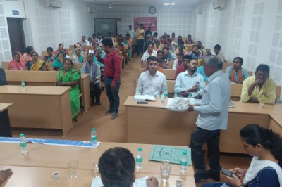निगम में मोर जमीन-मोर मकान के सामाजिक अंकेक्षण के लिए हुई कार्यशाला सूडा से नियुक्त समिति ने पार्षदों व हितग्राहियों से मांगे सुझाव