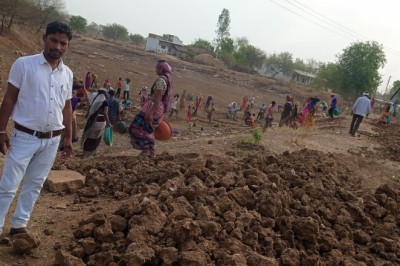ग्राम पंचायत गोरपा में मनरेगा तहत तालाब गहरीकरण कार्य प्रारंभ