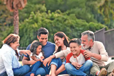 परिवार : एक बार फिर सीख लें संयुक्त परिवार का ककहरा