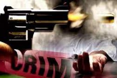 ब्रेकअप पर बवाल ! धर्म के चलते गर्लफ्रेंड ने बनाई दूरियां तो आधी रात को घर पहुंच गया नाराज बॉयफ्रेंड, छेड़छाड़ करने से रोकने पर चला दी गोली