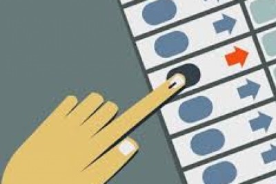 चुनाव : गांवों में प्रलोभन देकर वोट कराने की शिकायत