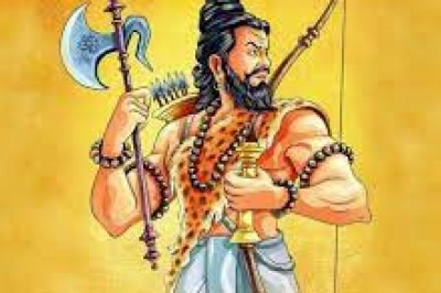 भगवान परशुराम जन्मोत्सव:भगवान परशुराम जन्मोत्सव को लेकर कलशयात्रा के साथ शोभायात्रा निकाली