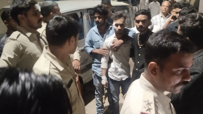 दलित बेटी की बारात मस्जिद के सामने से गुजरी तो बरसाए पत्थर, इधर घोड़ी चढ़े दलित दूल्हे व बारातियों पर गांव के दबंगों ने बोला हमला