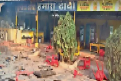 अंजोरा के अपना ढाबा में जमकर तोड़फोड़ :संचालक की बेदम पिटाई