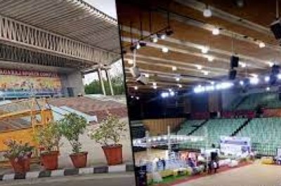 IAS की 'शर्मनाक' हरकत के बाद एक्शन में आई दिल्ली सरकार