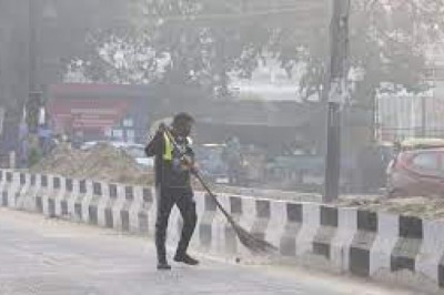 बिहार में पटना नगर निगम में 900 सफाई कर्मचारी रातों रात गायब