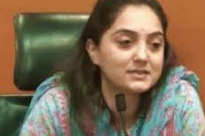 निलंबित भाजपा प्रवक्ता के फोटो पर क्रॉस और जूते के निशान, गिरफ्तारी की मांग