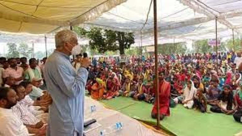 सरपंच ने पारित कराया; अब जिला प्रशासन ग्राम सभा को बता रहा अवैध