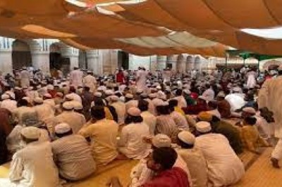 प्रयागराज में पथराव से हालात इतने बिगड़े कि एडीजी ने उठाई बंदूक, सहारनपुर-मुरादाबाद-देवबंद में उग्र प्रदर्शन