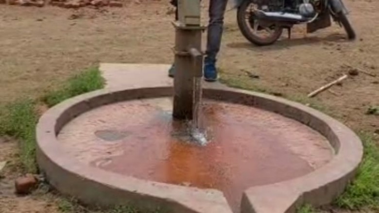 ग्राम मेटाटोड़के में नहीं है पानी की समस्या :  8 परिवार के लिए 3 हैण्डपंप है चालू स्थिति में