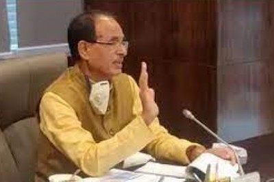 मुख्यमंत्री शिवराज सिंह चौहान की मौजूदगी में प्रदेश भाजपा कार्यालय में हुई बैठक में पार्टी अध्यक्ष जेपी नड्डा की गाइडलाइन पर मुहर