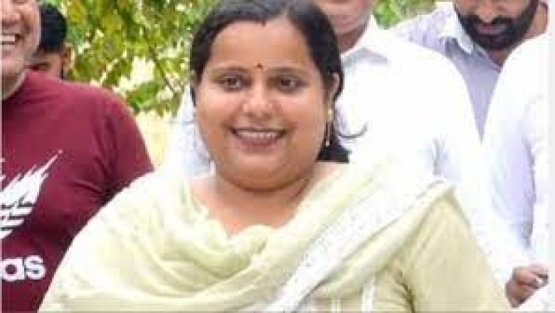 रिंकी वालिया के सिर पर सजा नारायणगढ़ नगर पालिका के प्रधान पद का ताज