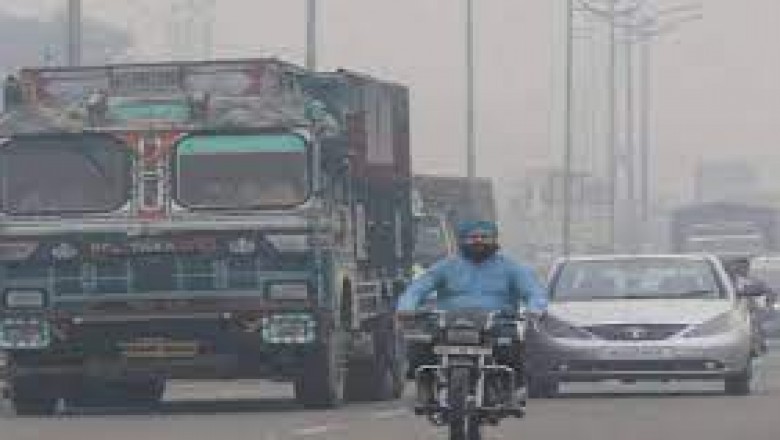 प्रदूषण पर केजरीवाल सरकार का अहम फैसला, एक अक्टूबर से दिल्ली में मीडियम और हैवी वाहनों की NO ENTRY