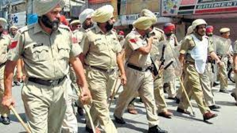 कार्रवाई : रंगदारी और हथियारों की तस्करी में शामिल पिंडा गिरोह का भंडाफोड़, 13 शूटर्स समेत 19 आरोपी गिरफ्तार