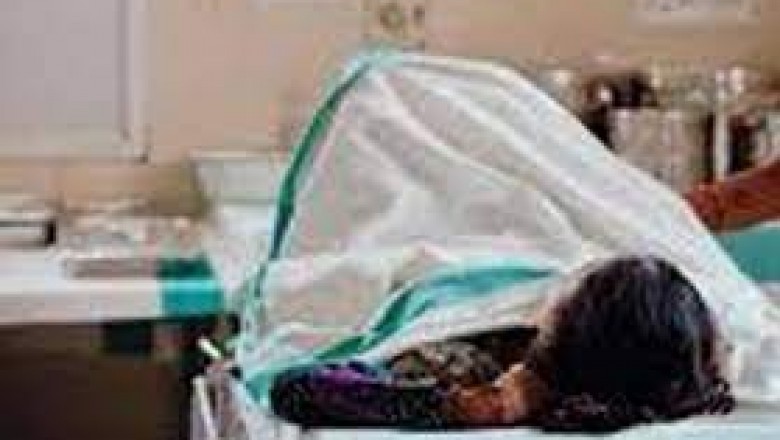 परिजनों ने काटा बवाल  आपरेशन के दौरान अस्पताल में महिला की मौत,