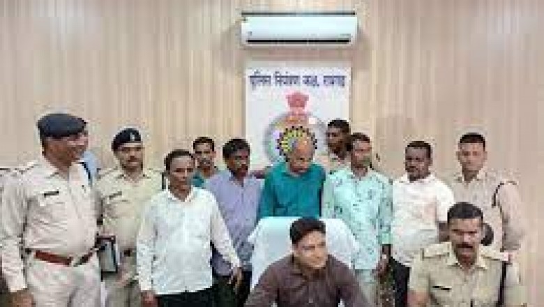 सरगना सहित 7 गिरफ्तार, मुख्य आरोपी जाली नोट मामले में जा चुका है जेल  नकली सर्टिफिकेट दे ऐंठते थे पैसे