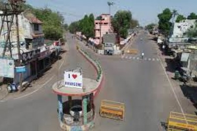 मौत का खौफनाक मंजर: ट्रक के भीतर मिलीं 46 लोगों की लाशें, शहर में मचा हड़कंप, जानिए पूरा मामला