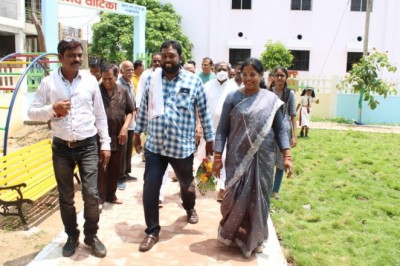 ममता नगर में निर्मित आनंद वाटिका का महापौर ने किया लोकार्पण